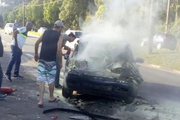 carro pega fogo - Jornal da Cidade