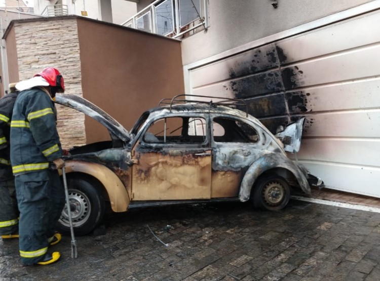 incêndio em carro - Jornal da Cidade