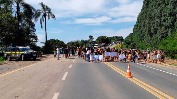 índios-protestam - Jornal da Cidade