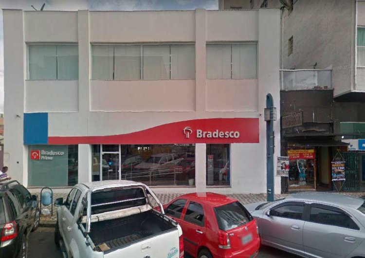 Homem tenta invadir agência do Bradesco - Jornal da Cidade