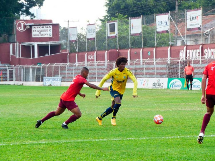 Caldense vence Juventus