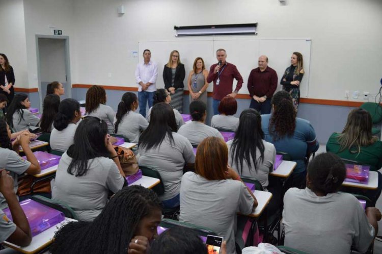 Poços promove mulher - Jornal da Cidade