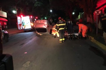 veículo capota na rua Assis Figueiredo - Jornal da Cidade