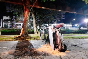 bate-o-carro-na-avenida-João-Pinheiro (1)