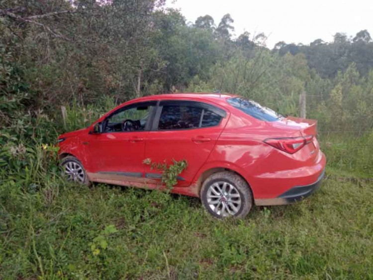 taxi-roubado-por-dois-ladrões (1)