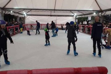 Pista-de-patinação-no-gelo (1)