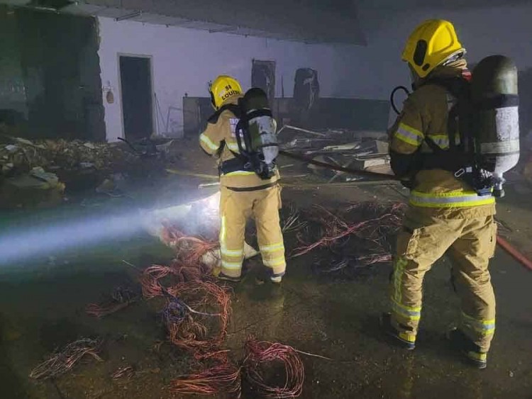 princípio-de-incêndio-em-galpão-na-avenida-joão-pinheiro